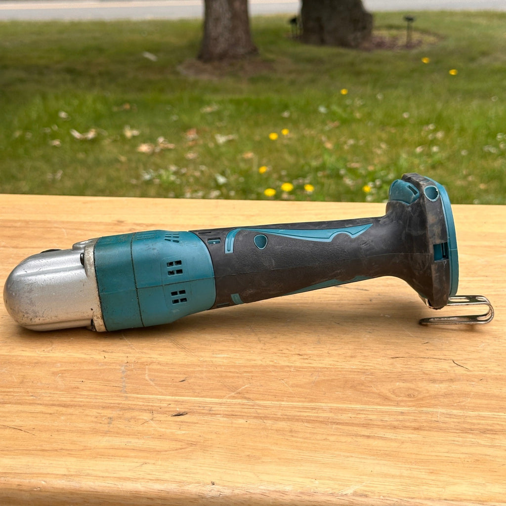 Makita XAD02 18V Lithium‑Ion Cordless 3/8" Angle Drill Tool Only