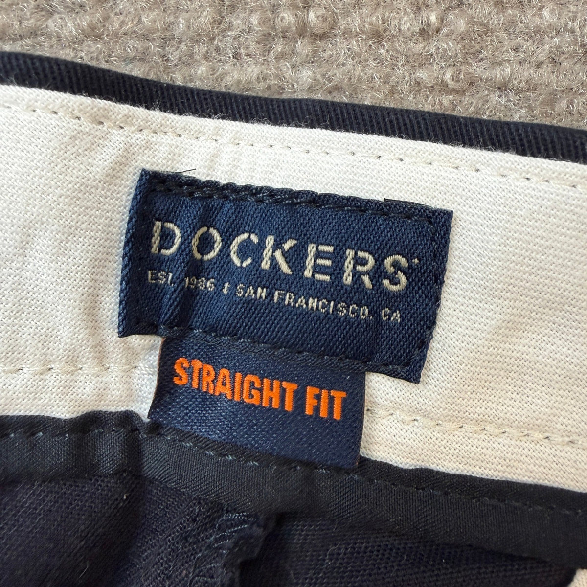 NWT Dockers Easy Khaki Mens 33x30 Navy Straight Fit Flat Front Pants