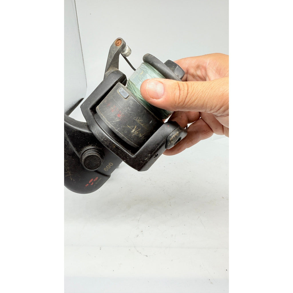 Shakespeare Alpha XT 600 Graphite Spinning Fishing Reel Made in Hong Kong
