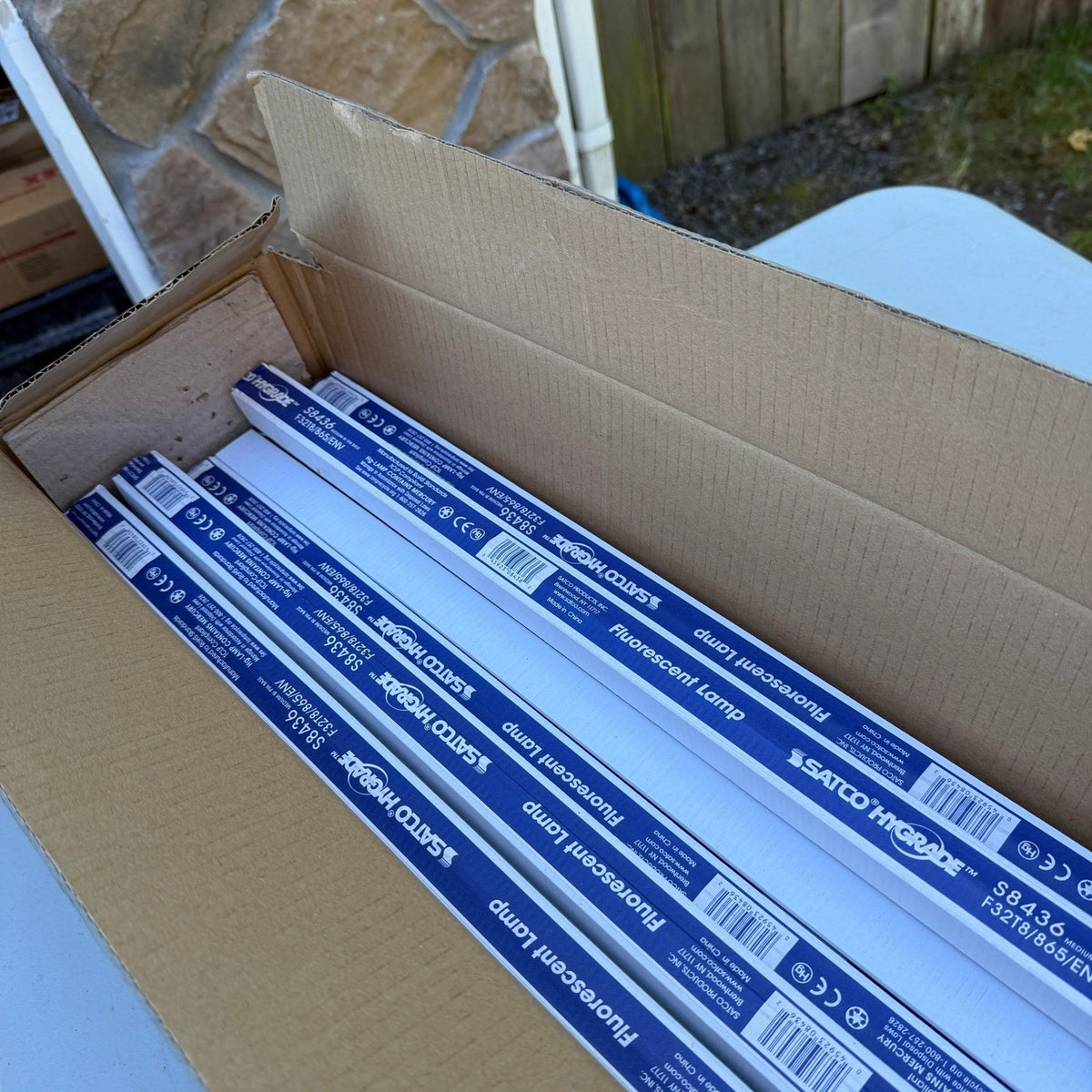 Pack of 15 Satco Hygrade S8436 F32T8/865/ENV 48" 32W Fluorescent Tube Lamp