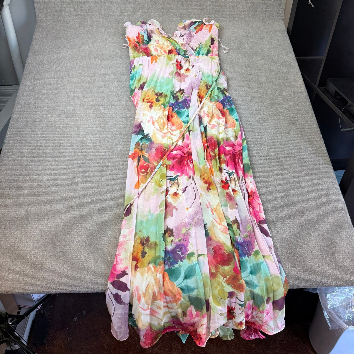 MSRP $140 Melonie T Womens 14 Pink Multi Floral Sleeveless Evening Gown V Neck