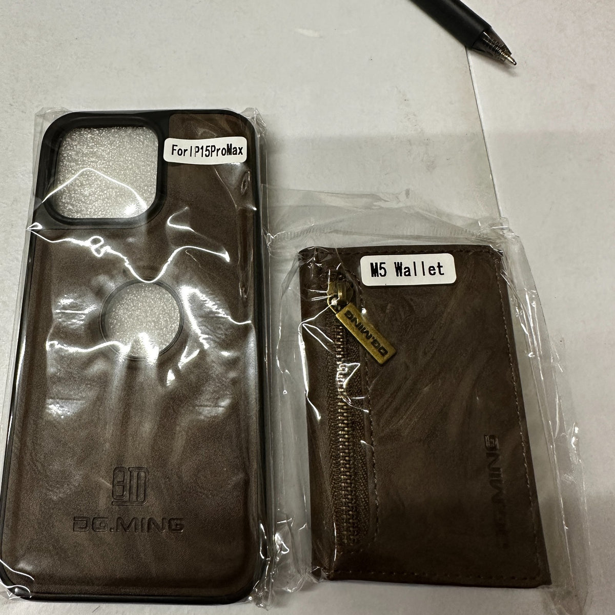 DG.MING M5 For iPhone 15 Pro Max Magnetic Detachable Zipper Wallet Case RFID Blo