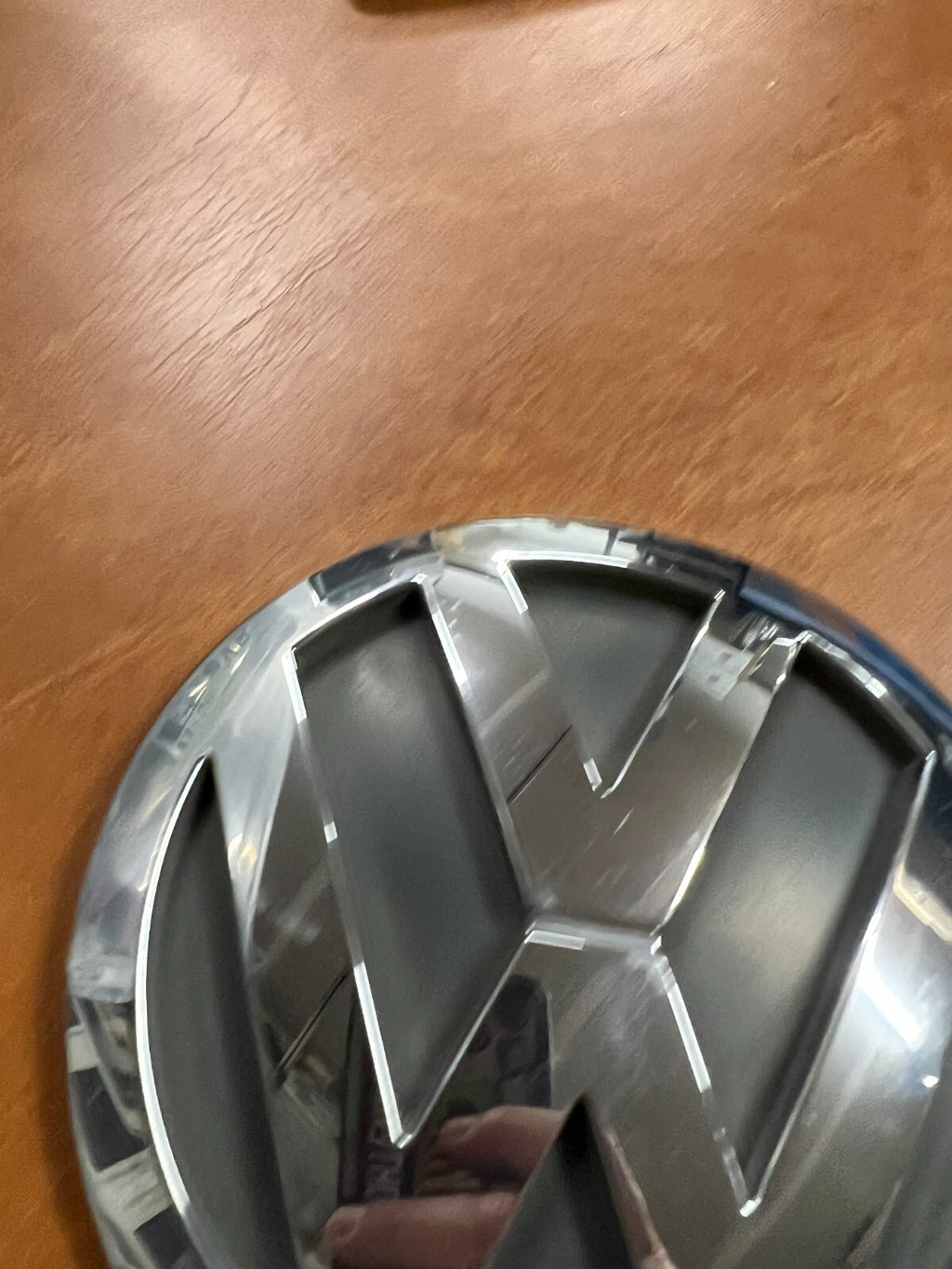 VW Volkswagen Touareg 2004 Rear Hatch Center Emblem OEM