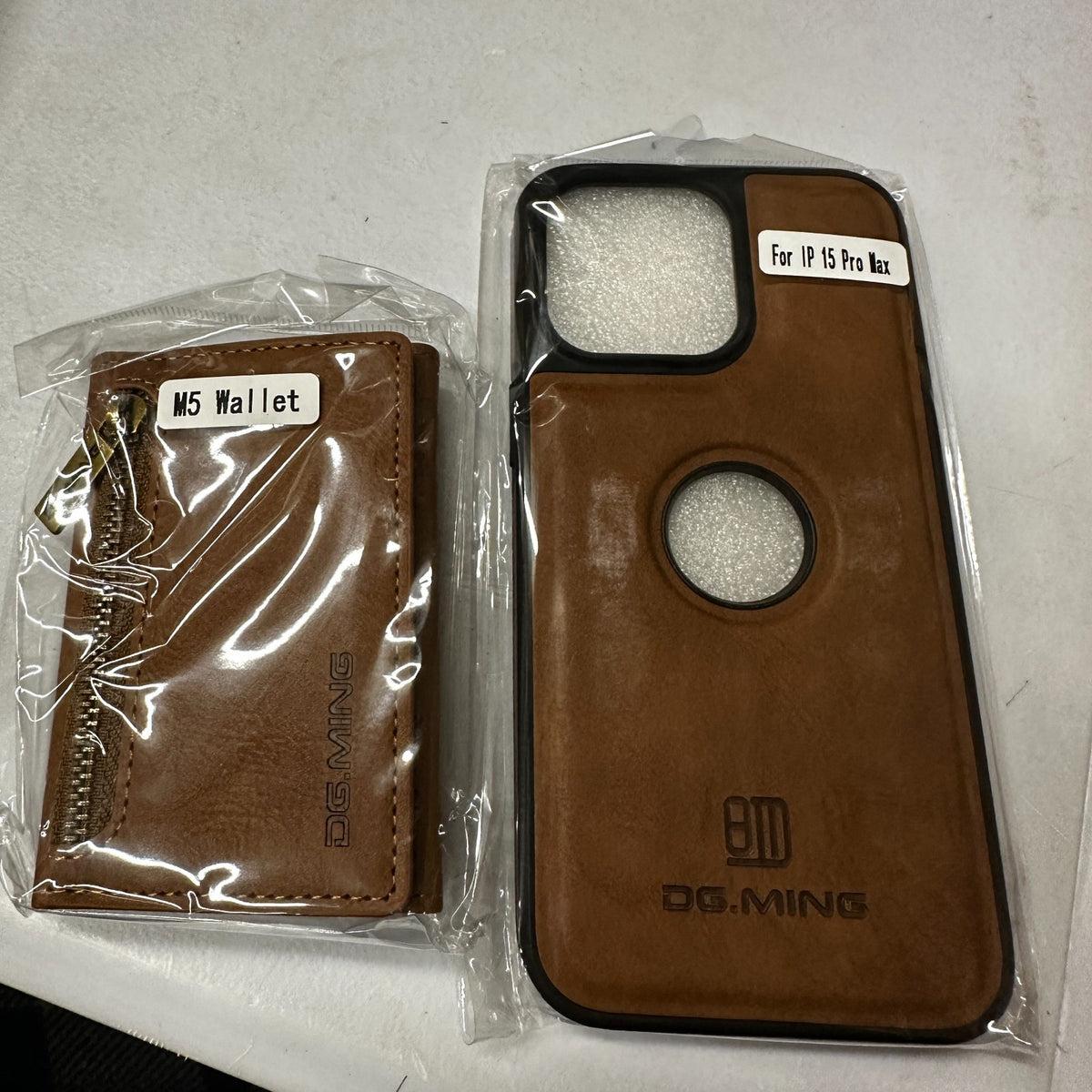 DG.MING M5 For iPhone 15 Pro Max Magnetic Detachable Zipper Wallet Case RFID Blo