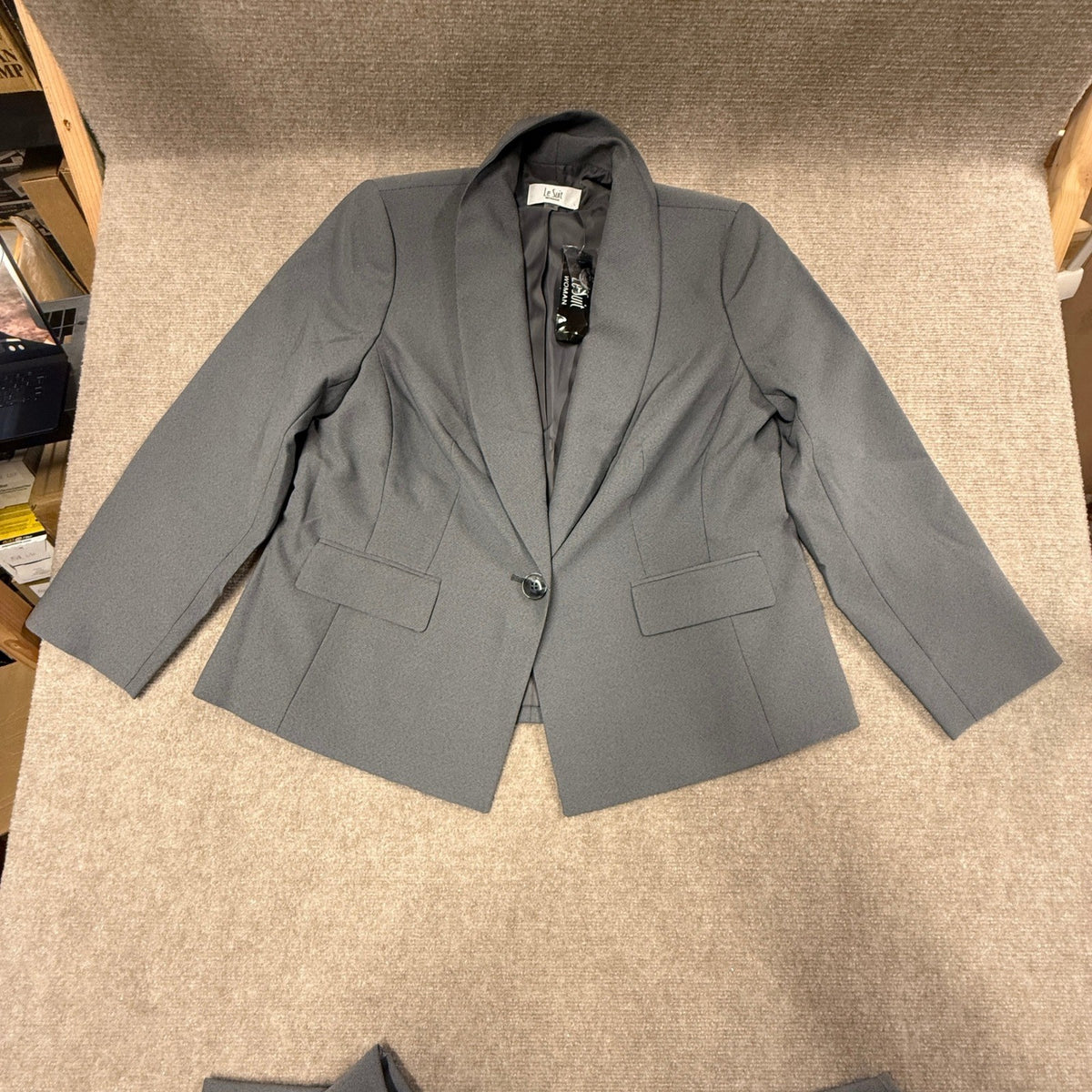 MSRP $160 Le Suit Womens 14W Grey 2 Piece Straight Leg Pant Suit