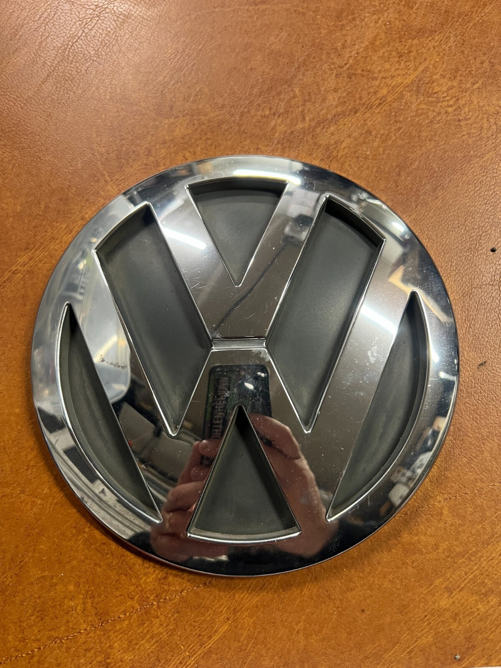 VW Volkswagen Touareg 2004 Rear Hatch Center Emblem OEM