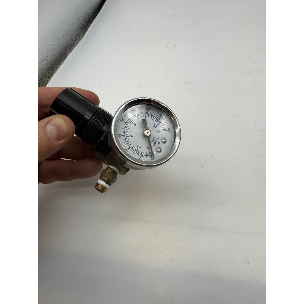 Parker Watts R364-01CG Pneumatic Regulator 1/8" NPT 0-125PSI 4-Port 1/8" NPT