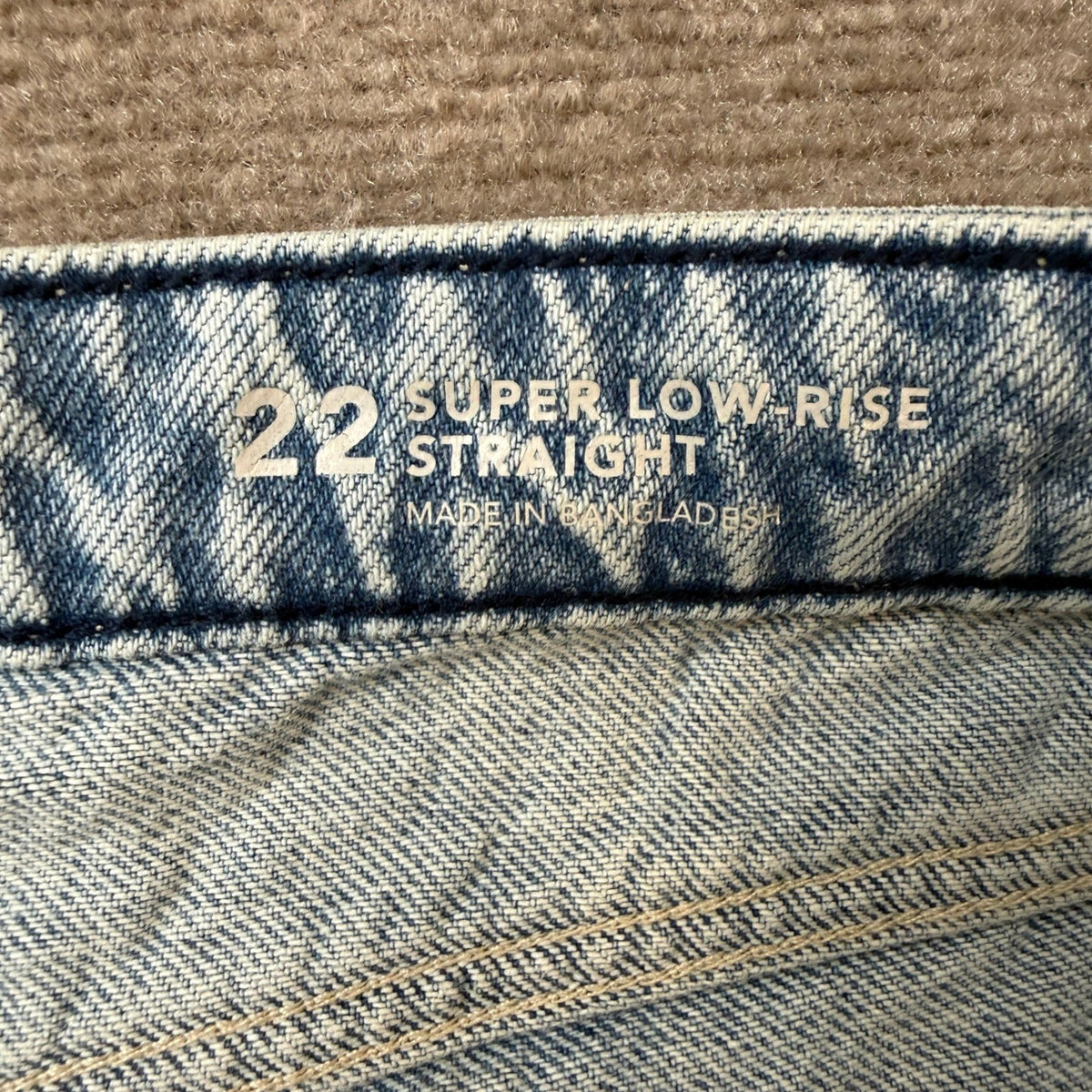 MSRP $54 Arizona Jean Co Womens 22 Light Plaid Bow Super Low Rise Jeans Straight