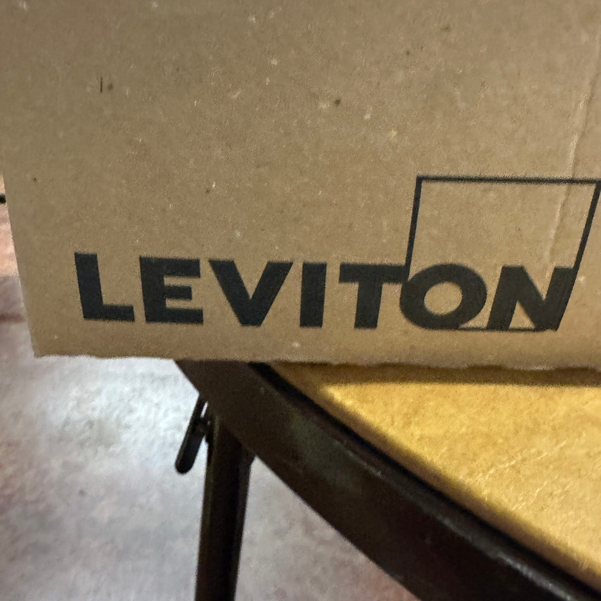 10 Pack Leviton Male Watertight Straight Blade Plug 14W34, 15A-277V, 2P3W