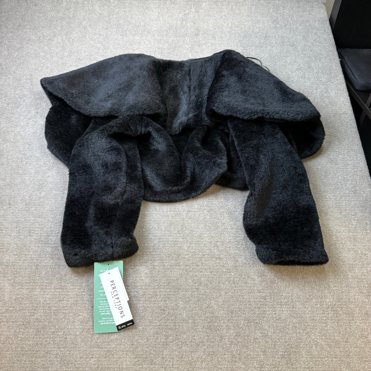 MSRP $89 Perceptions Womens XL Black Faux Fur Long Sleeve Shrug