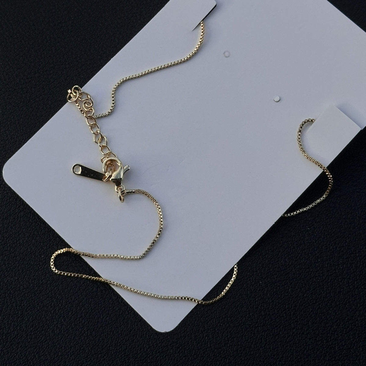 Four Leaf Clover Necklace Gold Tone Rotating Pendant Vintage Style for Women Zi