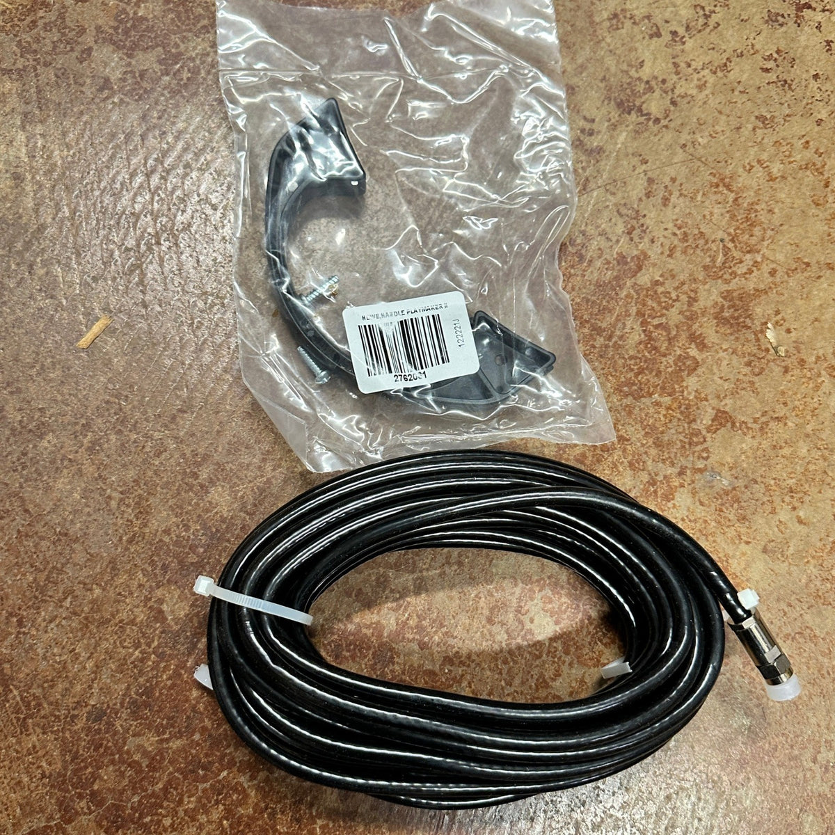 Winegard PL-8000 White Dish Playmaker Dual HD Satellite Antenna
