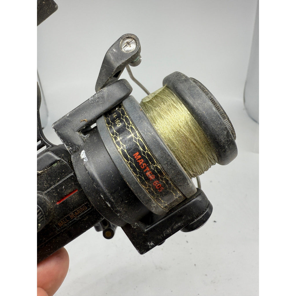 Vtg Master 605 Black Fishing Spinning Reel Ball Bearing Made in Korea