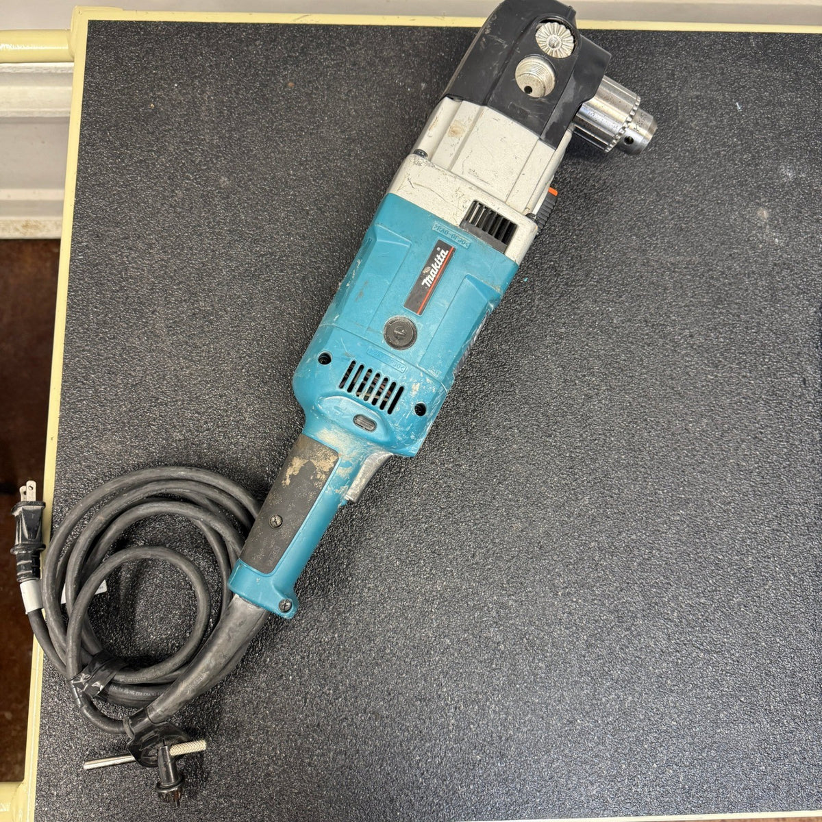 Makita DA4031 1/2" Angle Drill, 2‑Speed, Reversible, Corded