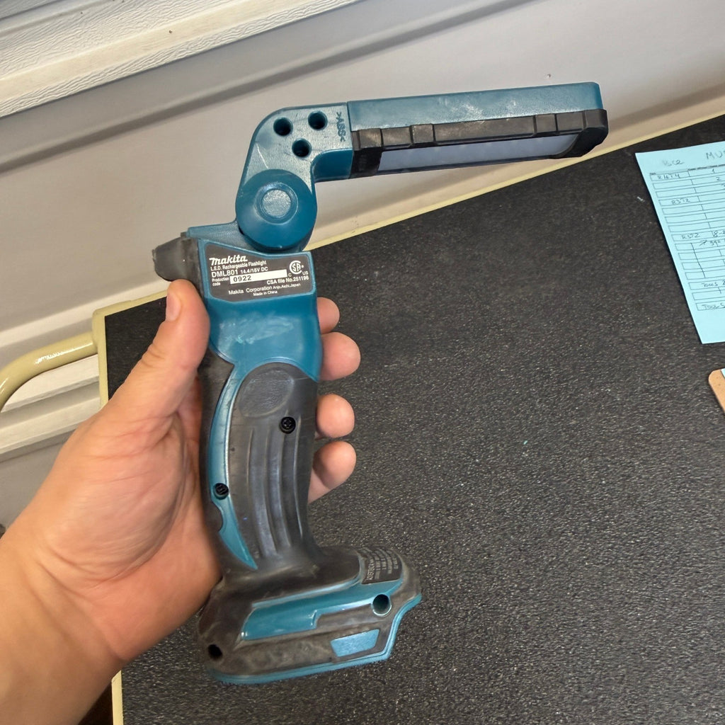 Makita DML801 18V LXT 12 L.E.D. Flashlight, Tool Only