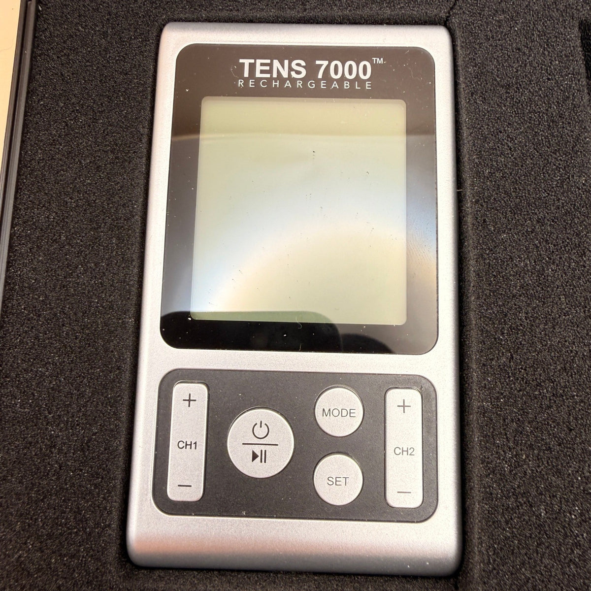 TENS 7000 Rechargeable Unit w/ Case & Charging Cable - MISSING WIRES & PADS