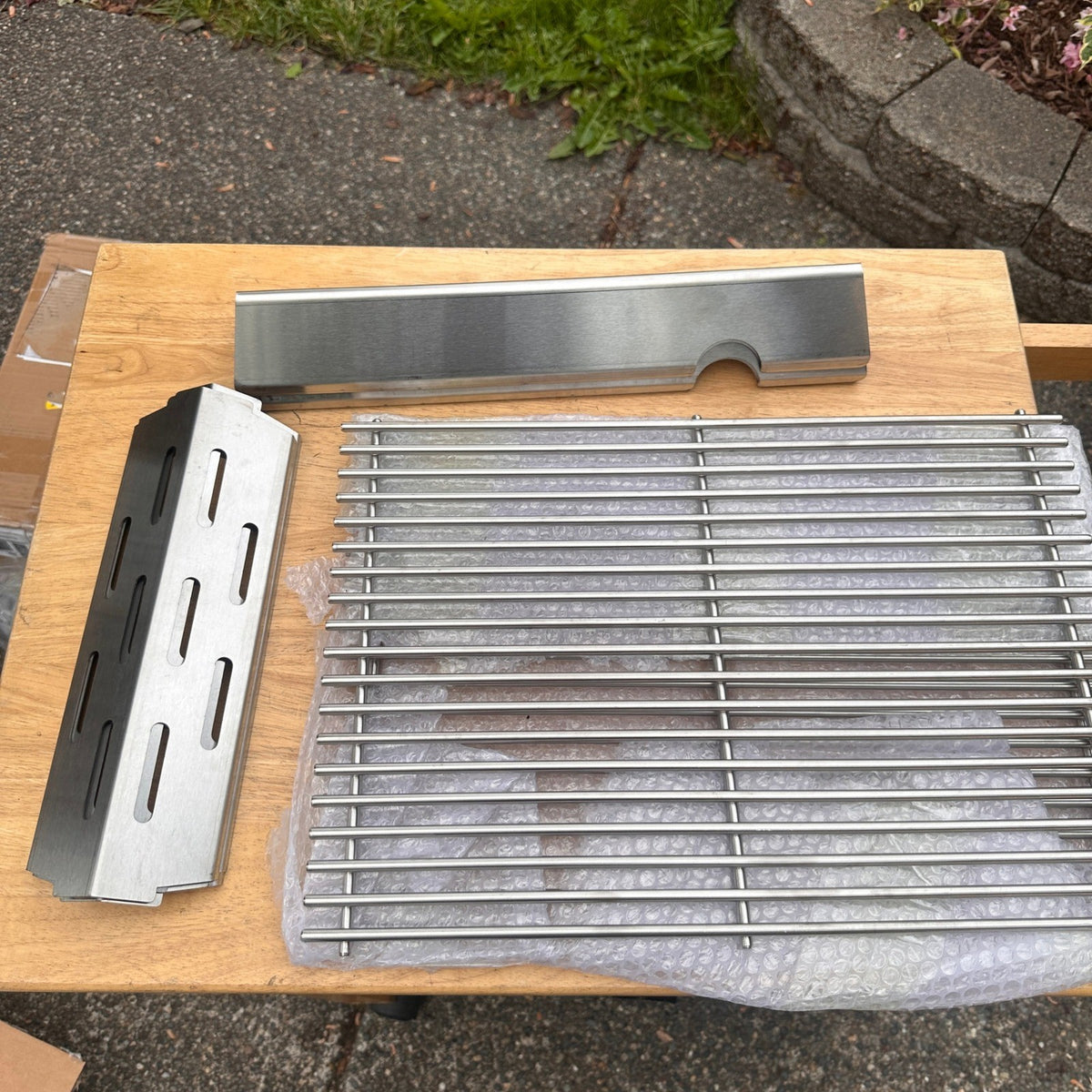 Dictirdy 2 Grill Grates 66095 + 5 Flavorizer Bars 66032 & 3 Heat Deflectors 667