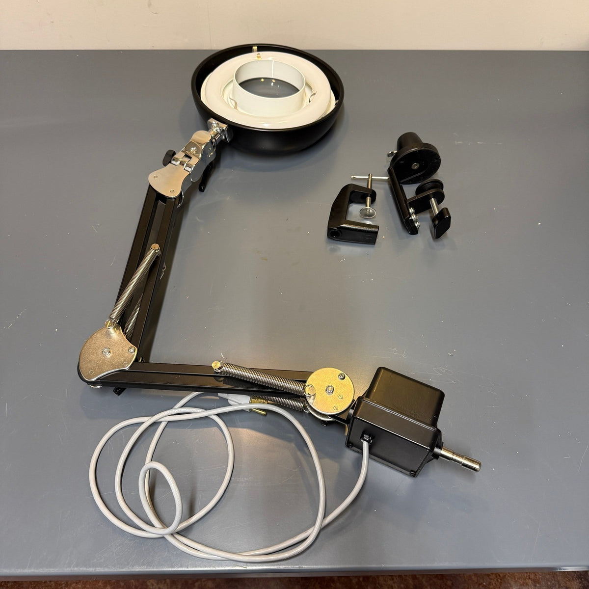 O.C. White Round LED Magnifying Lamp Black Articulating Arm w/ Clamps