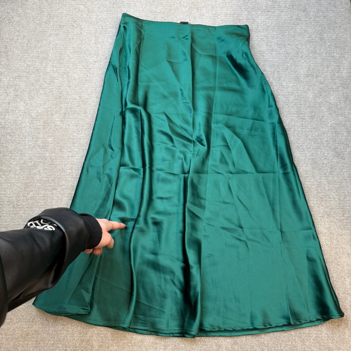 MSRP $39 Zeagoo Women's M Green Satin High Waist Elegant Midi Skirt Flowy