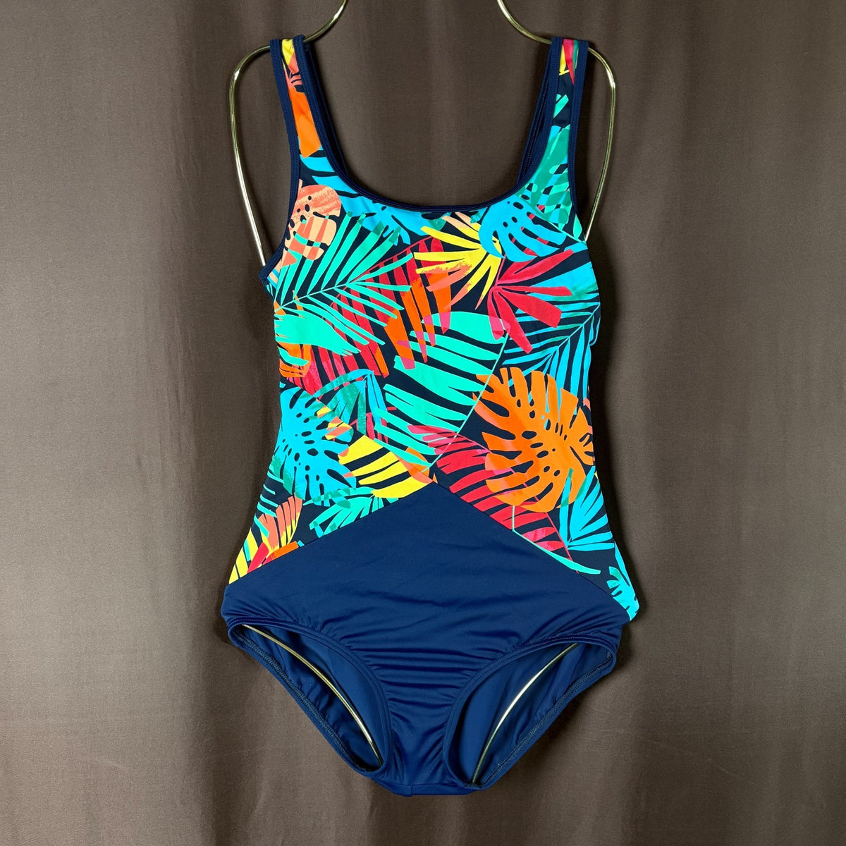 Lands' End Women's 2, 4 LONG Soft Cup Tugless Sporty One Piece Swimsuit Chlorine