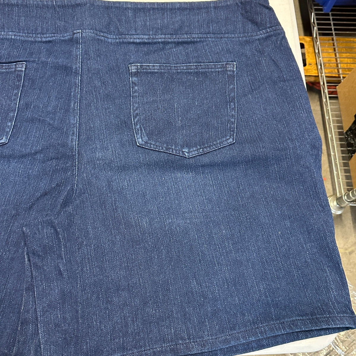 Belle by Kim Women's Dark Indigo Sz 30W Gravel Flexibelle 8" Short