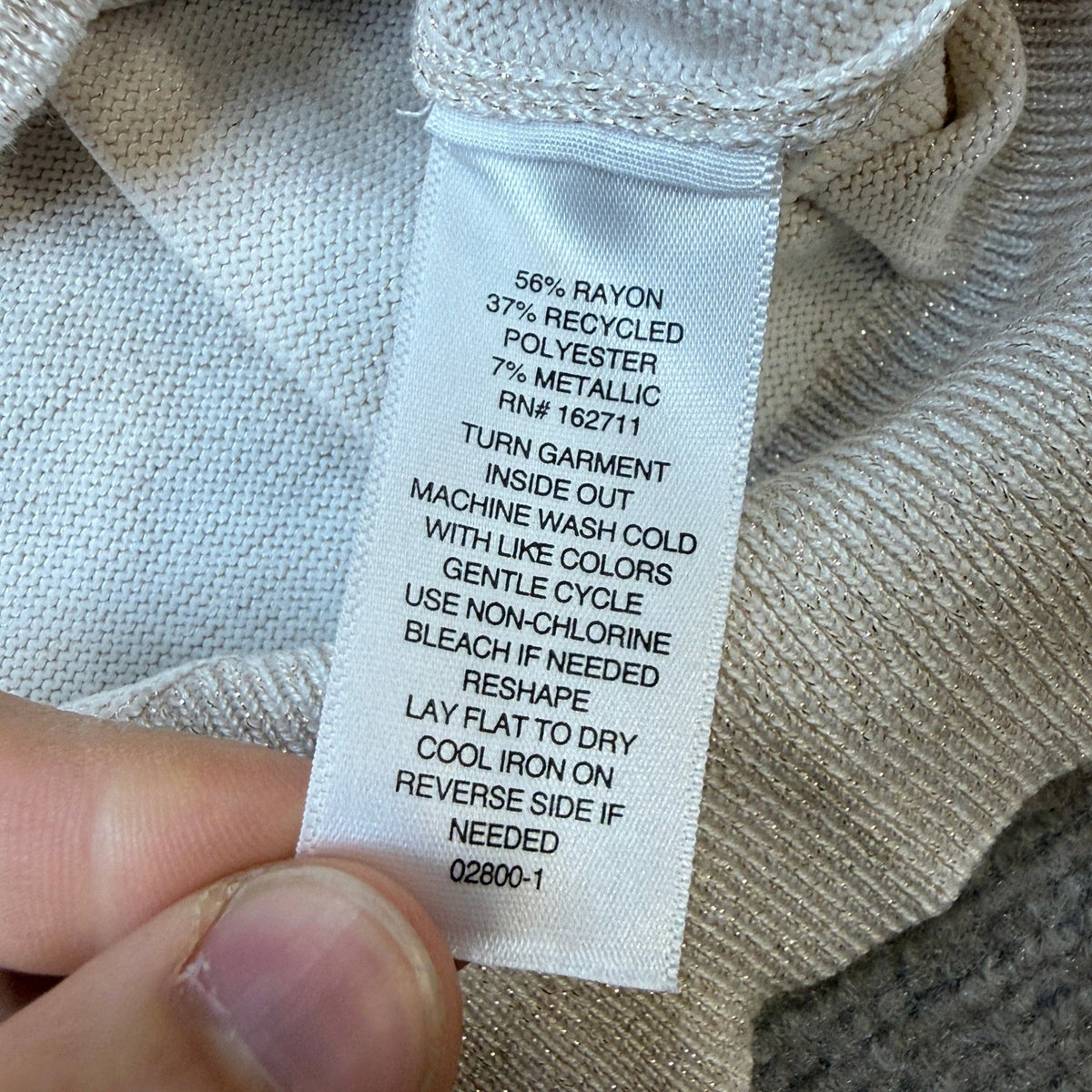 MSRP $48 Liz Claiborne Womens M Crema Shine Split Tie Neck Pullover Sweater