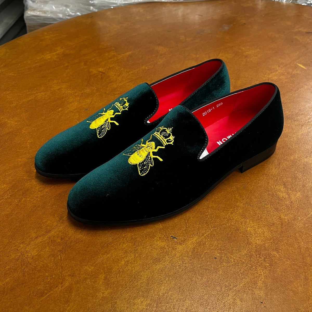 Santimon Mens US 9 Green Velvet Loafers Slip-on Casual Dress Shoes w/ Embroidery