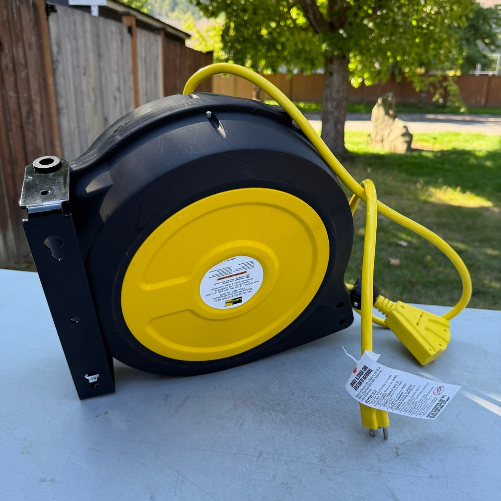 LumaPro Retractable Cord Reel 443P47A 40ft 12 AWG Connector 125VAC