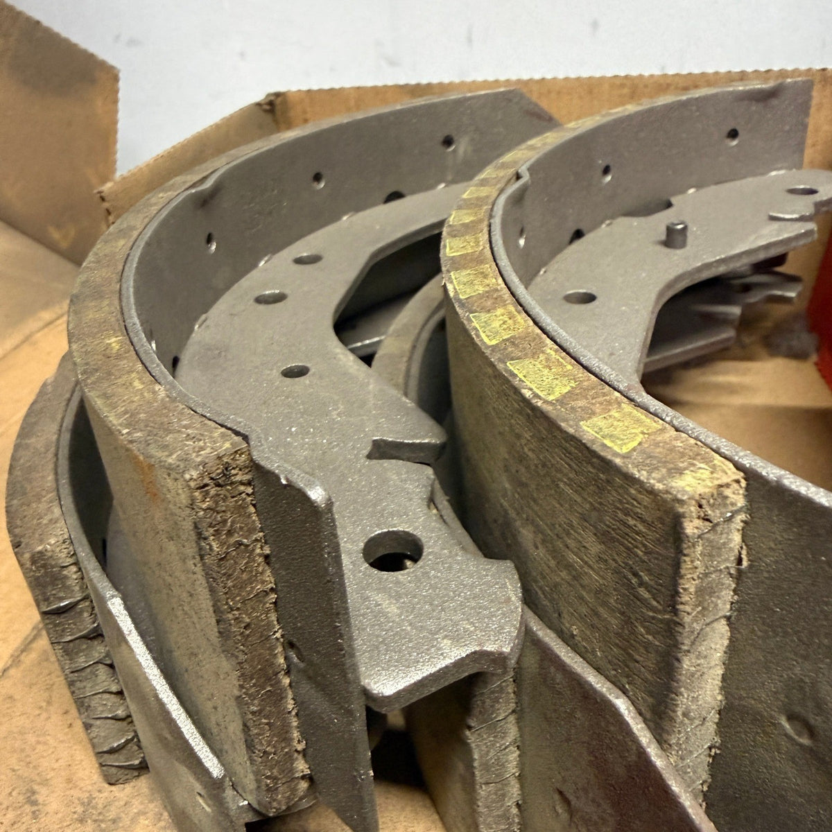 Set of 4 Raybestos Raymold 675RP Brake Shoes Relined Bonded