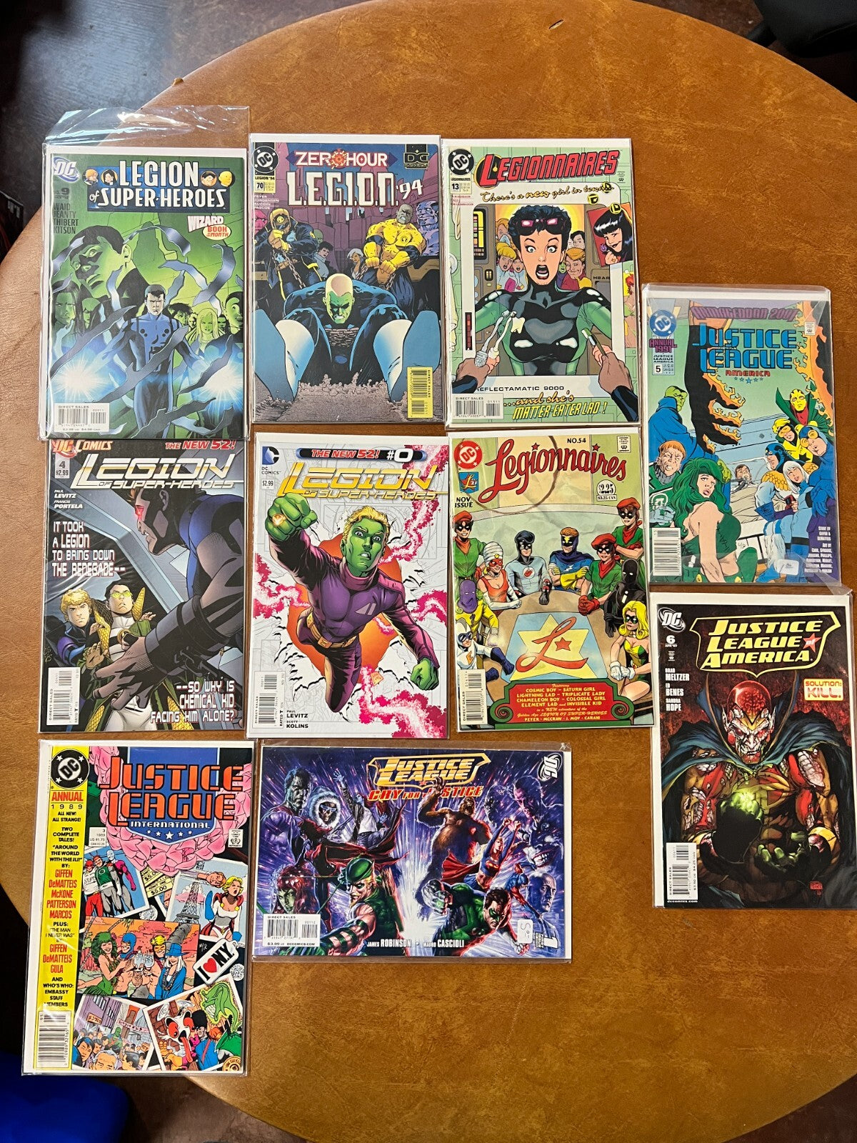 Lot of 10 Dc Comics - Legion of Super-Heroes, Legionnares, Justice League Americ