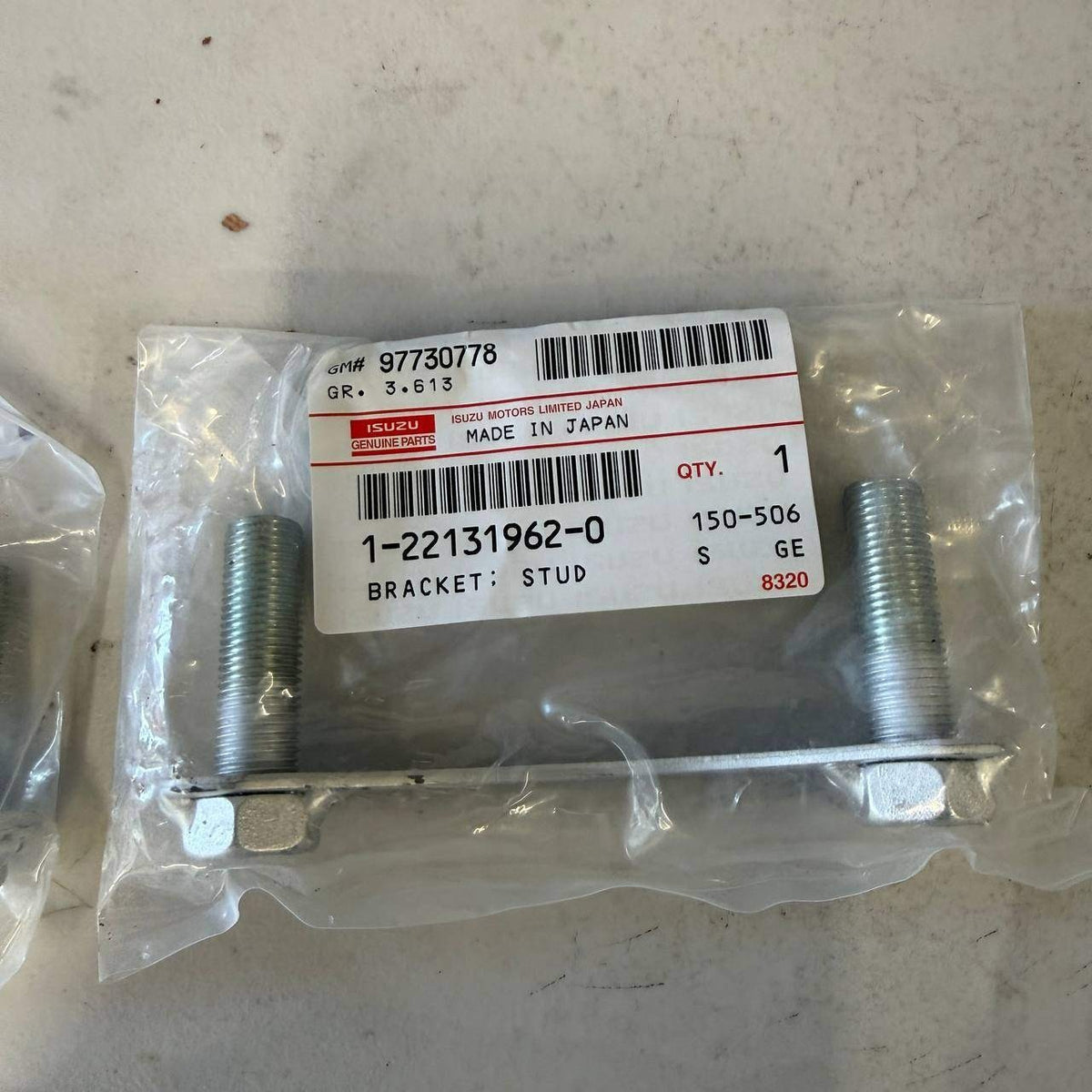 Genuine Isuzu GM Brackets Gaskets Bolts Nuts Lot 97730778, 98405320, 94012252