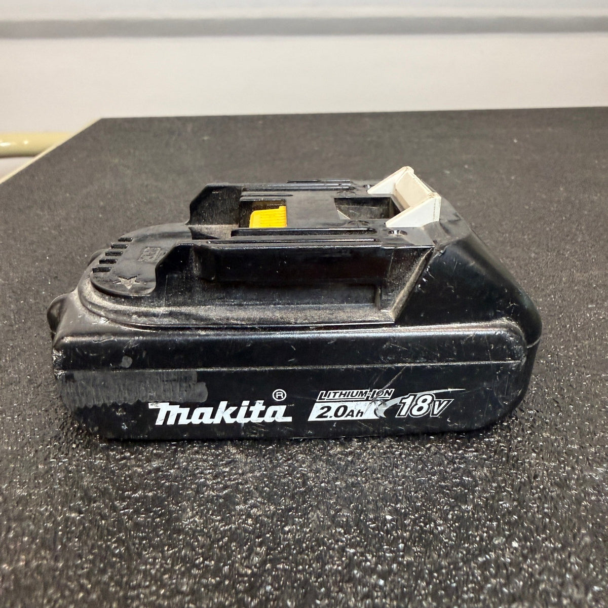 Makita BL1820B 18V LXT Compact Rechargeable Li‑Ion 2.0Ah Battery