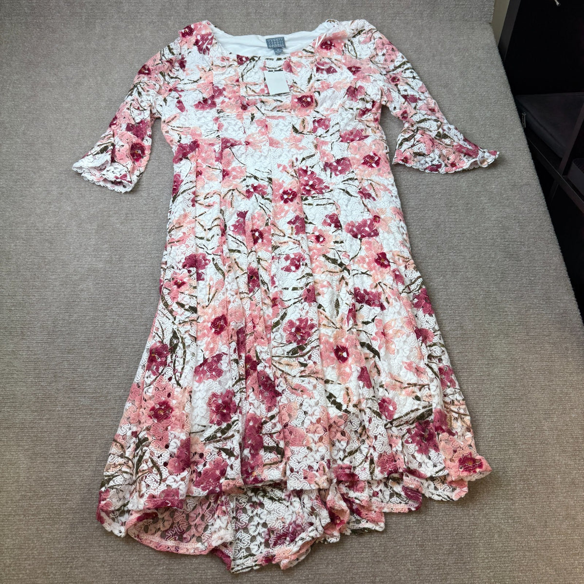 MSRP $89 Rabbit Rabbit Rabbit Design Womens 8, 18 Blush Floral Dress Round Neck