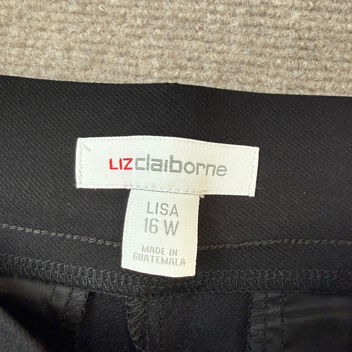 MSRP $54 Liz Claiborne Lisa Womens 16W Black Straight Capri Pants