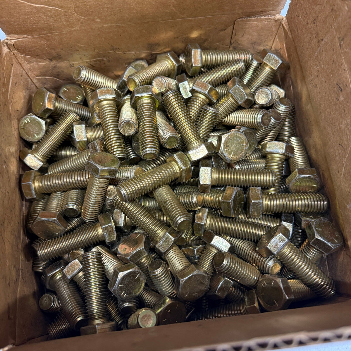 Pack of 200 Nucor 5/8-11 x 2" Grade 5 Hex Cap Screws Yellow Zinc