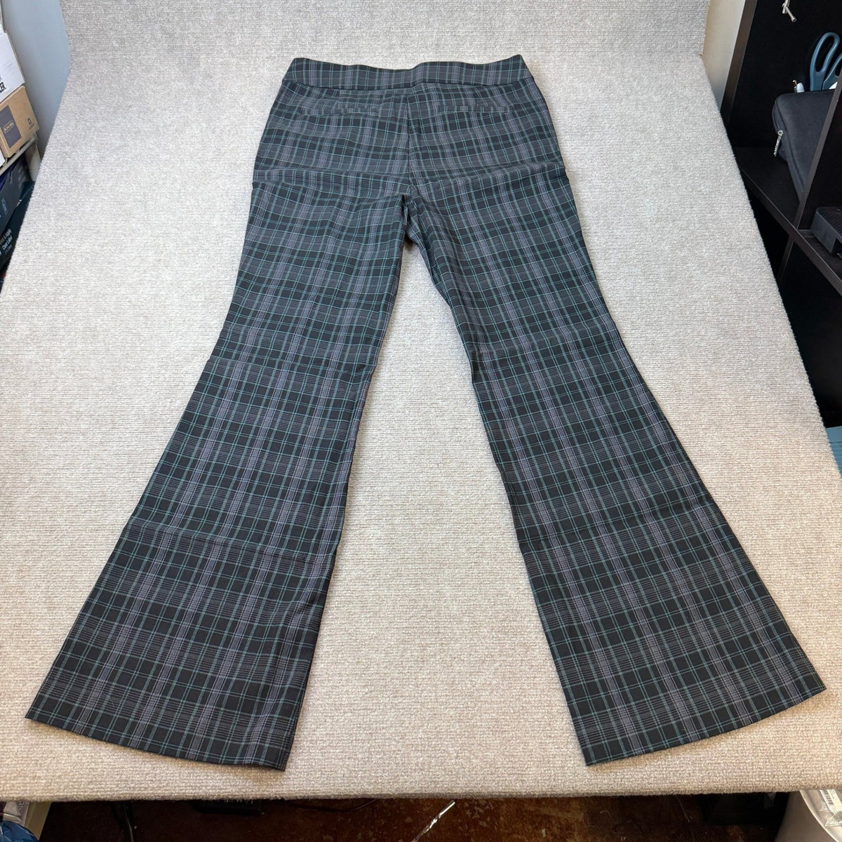MSRP $54 Liz Claiborne Lisa Womens 12 Tall Black Green Plaid Flare Pull-On Pant