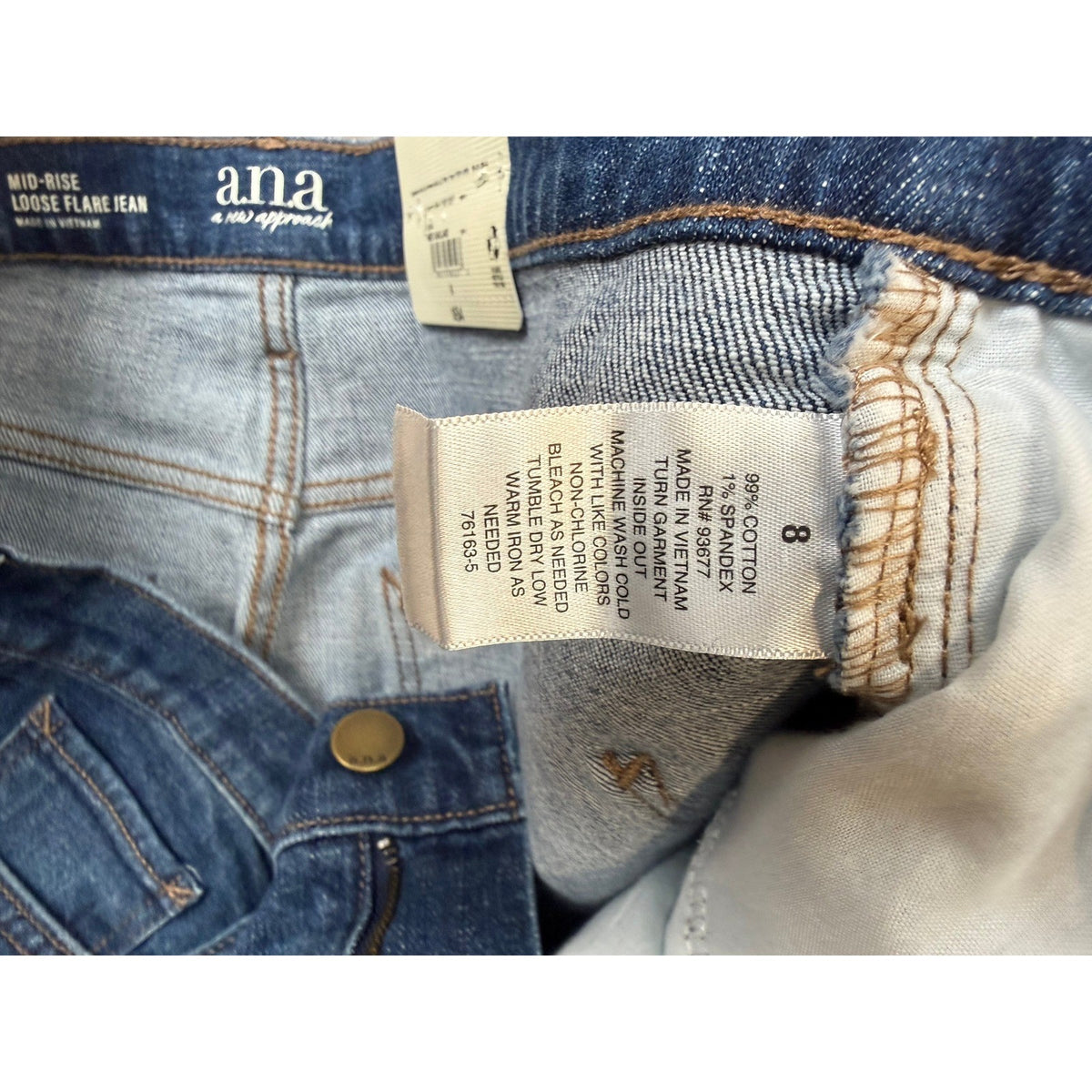 MSRP $54 A.N.A Womens 8 Med Oakland Mid Rise Relaxed Flare Leg Jeans