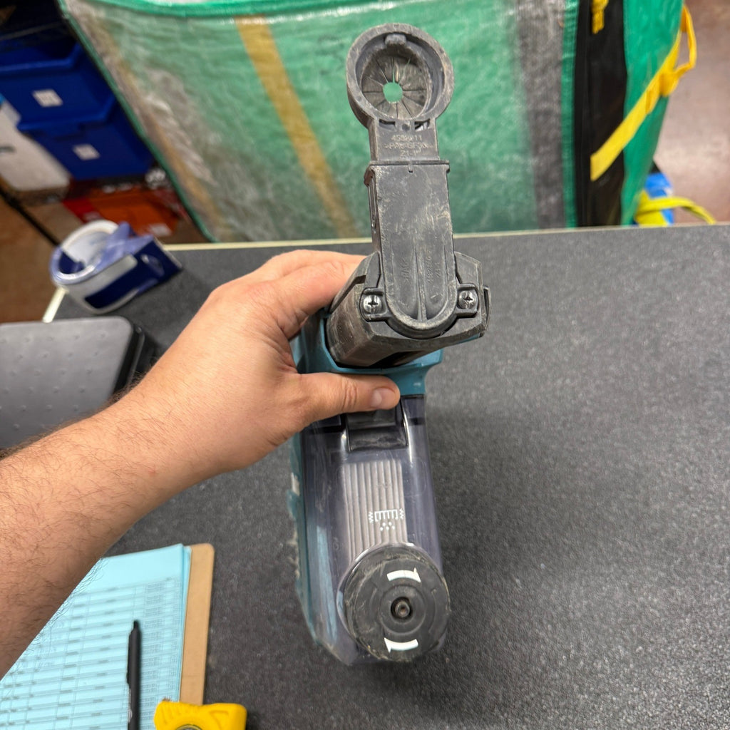 Makita DX08 Dust Extractor Attachment with Hepa Filter Cleaning Mechanism