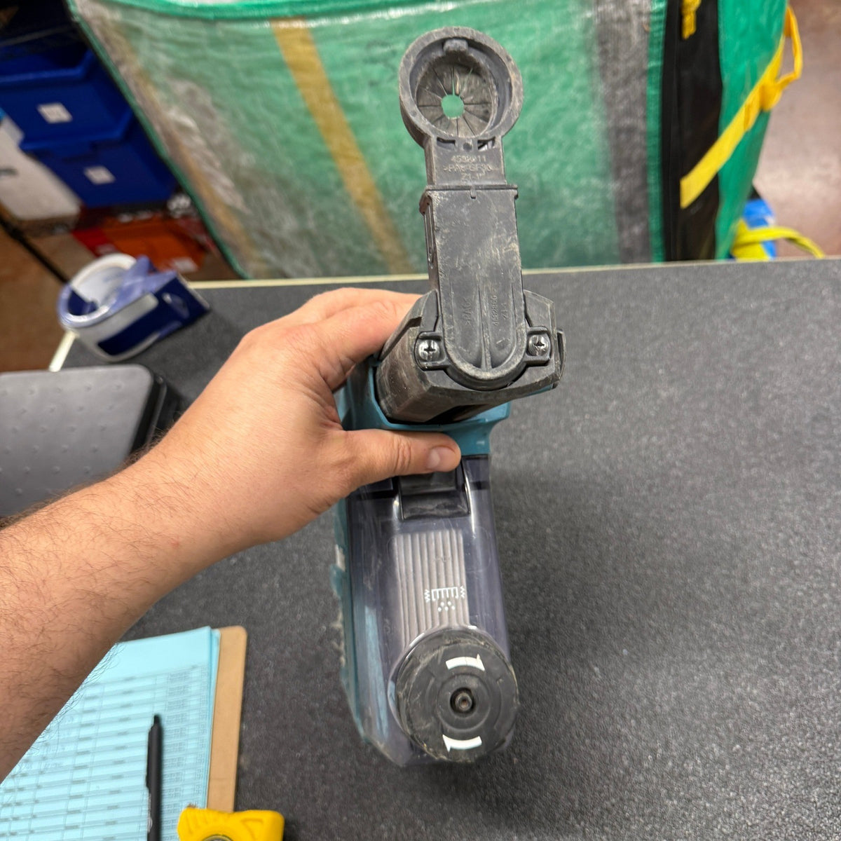 Makita DX08 Dust Extractor Attachment with Hepa Filter Cleaning Mechanism