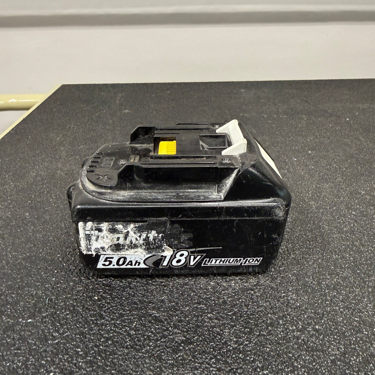 Makita BL1850B 18V LXT Lithium‑Ion Battery 5.0Ah Rechargeable
