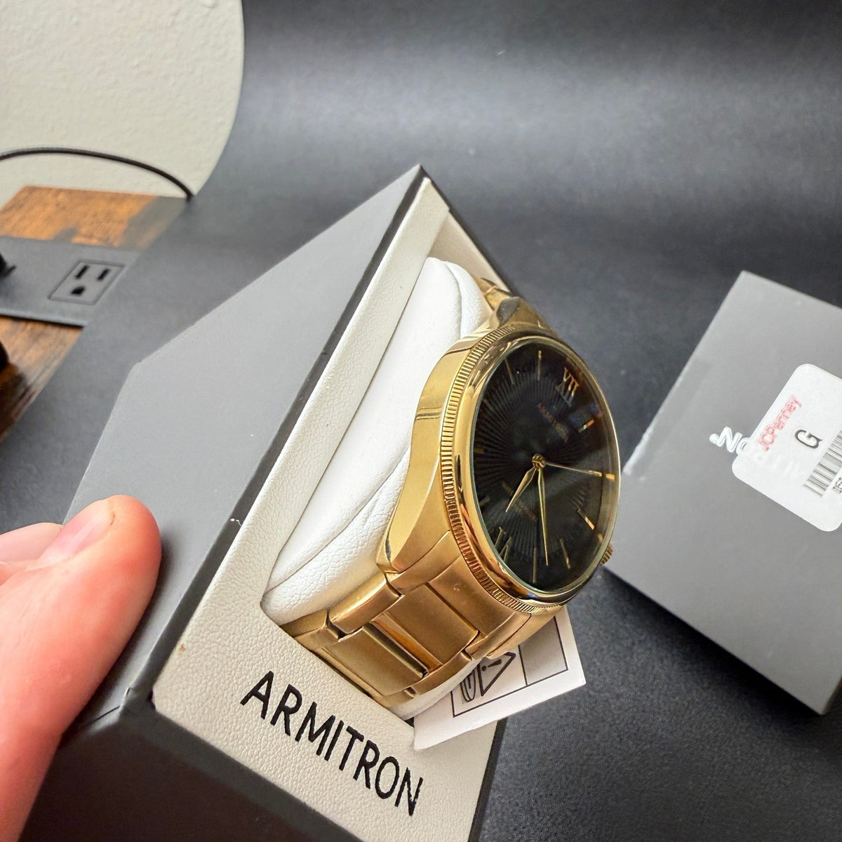 Armitron 20/5597GP Men's Black Dial Gold Tone Bracelet Watch New Battery Japan