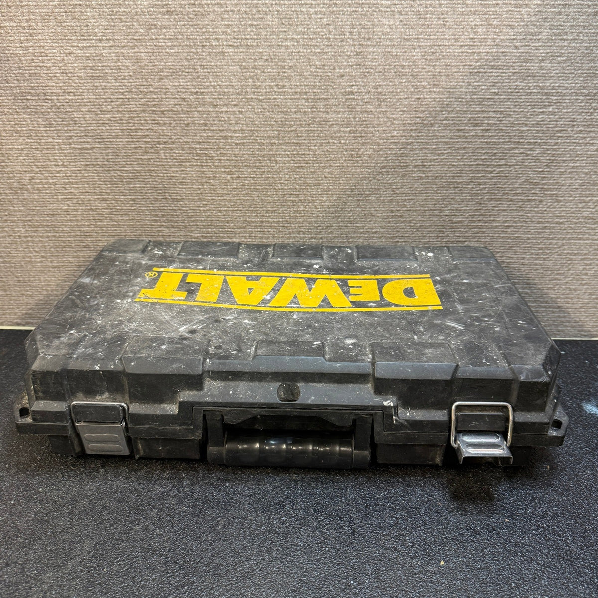 DeWalt DW515 5/8" VSR Heavy Duty Hammer Drill, Corded w/ Hard Plastic Case