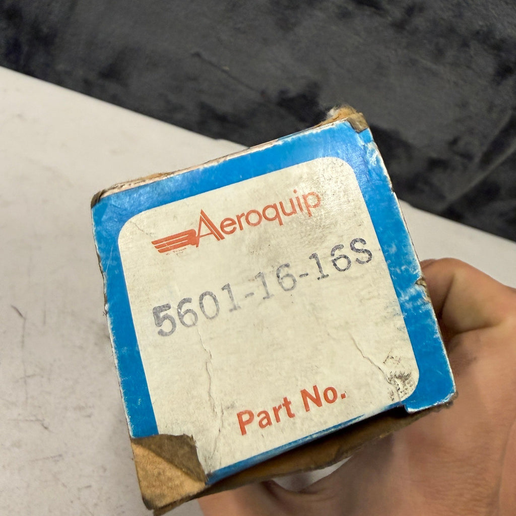 Aeroquip 5601-16-16S Quick Disconnect Hose Coupling 1" FNPT