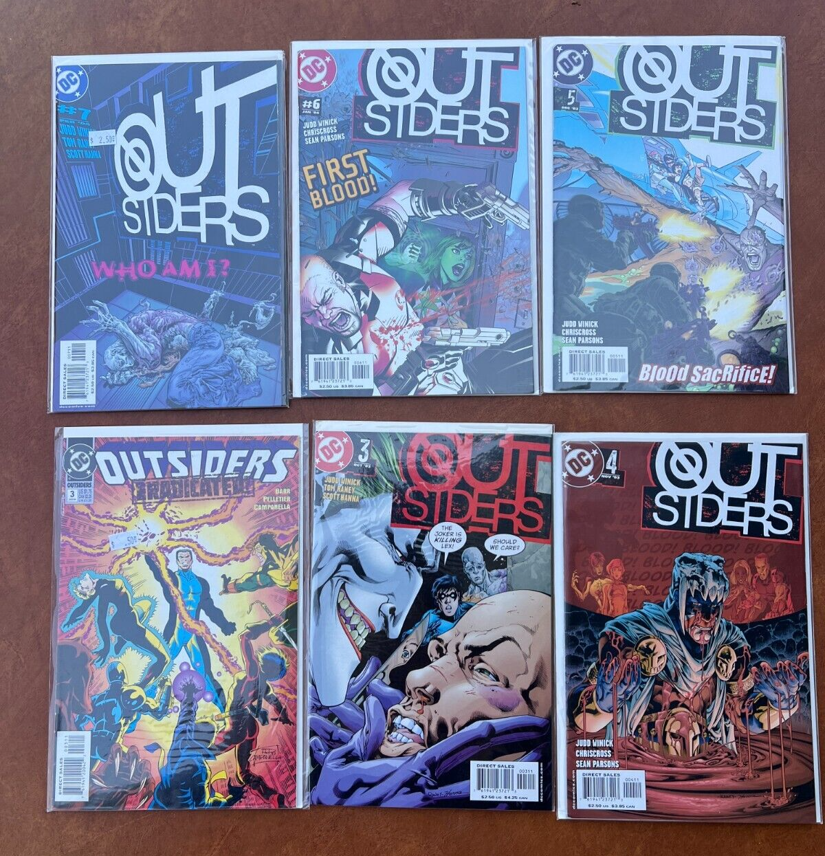 Lot of 6 Issues DC Comics - Outsiders - Comic Book 1994, 2003, 2004