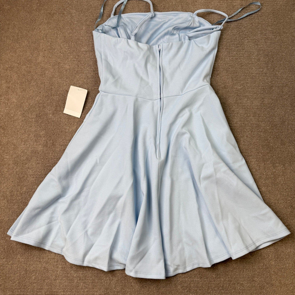 MSRP $64 B. Smart Womens Juniors 2 Light Blue Square Neck Sleeveless Dress