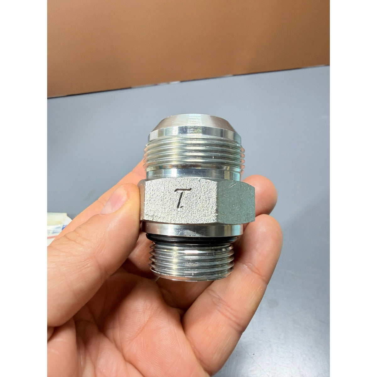 Titan 6400-20-16 Hydraulic Adapter 1-1/4" JIC  x 1" ORB Male (1-5/8-12 x 1-5/16