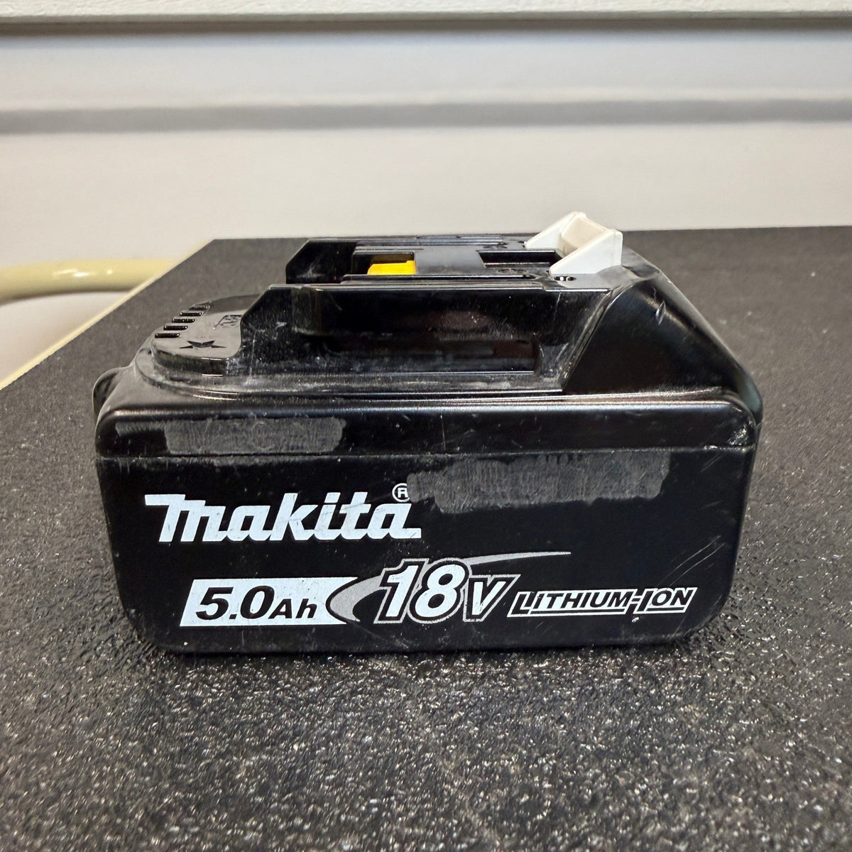 Genuine Makita BL1850B 18V 5.0Ah Li‑Ion Battery Rechargeable, Black
