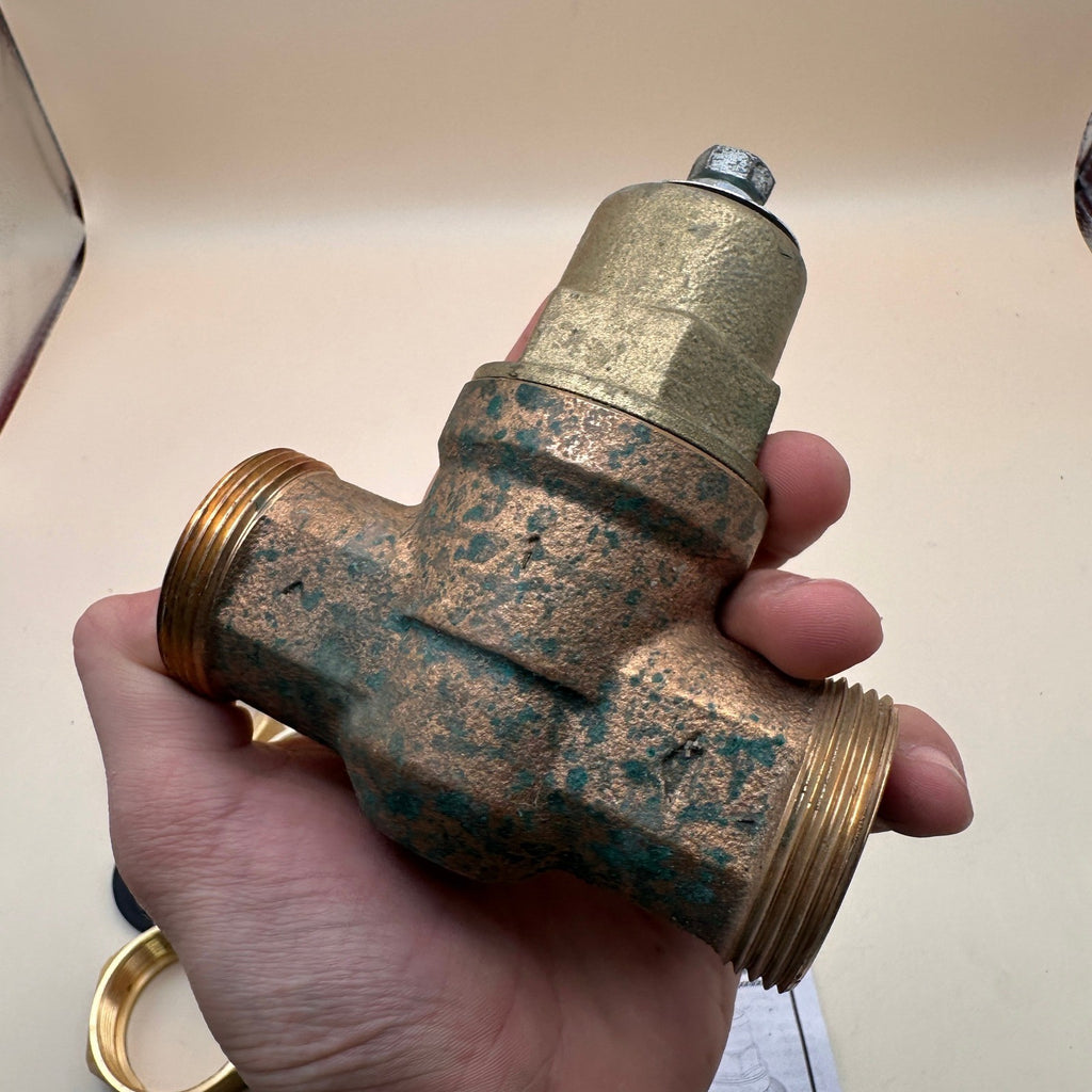 Cash Acme PVA20M-DUSW-60 EB45 Pressure Regulating Valve, Double Union, 1" Swe