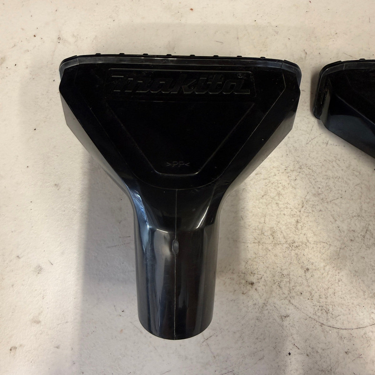 Set of 2 Makita 458891-7 5" Black Upholstery Nozzle for XCV11Z