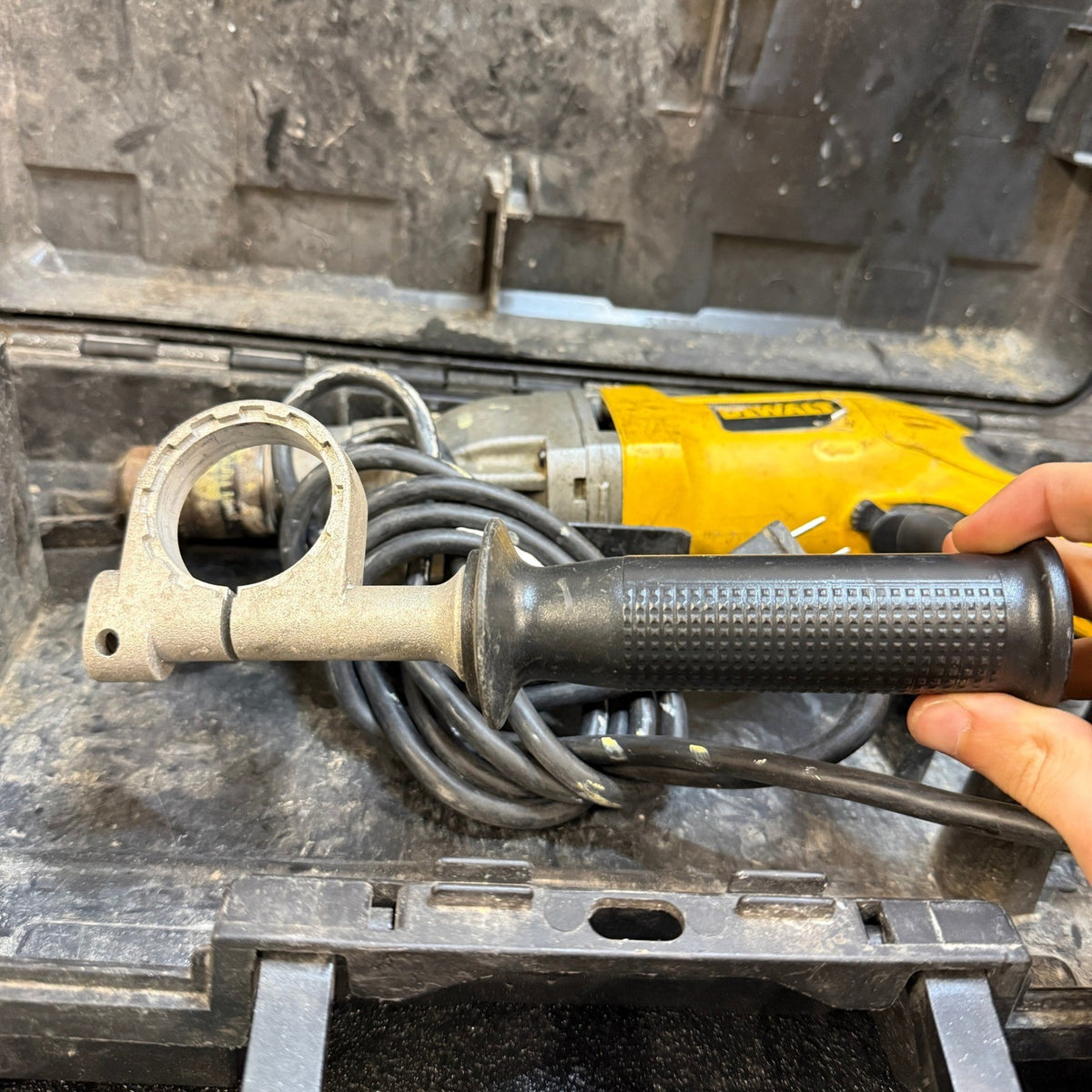 DeWalt DW515 5/8" VSR Heavy Duty Hammer Drill, Corded w/ Hard Plastic Case